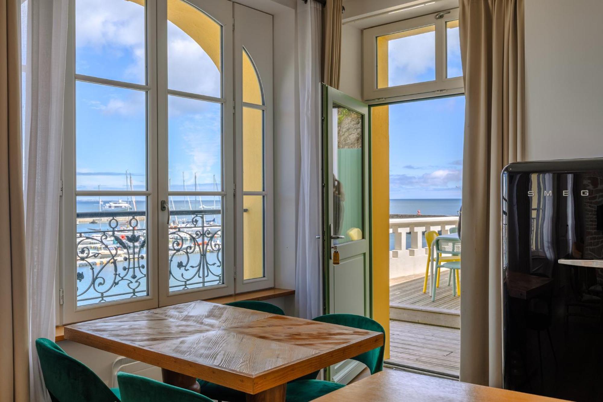 Grand Hotel De Bretagne เลอปาเลส์ ภายนอก รูปภาพ
